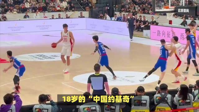 九游娱乐 -莱万多夫斯基重返赛场，比赛局势复杂首场状态出色，RNG观众沸腾！的简单介绍