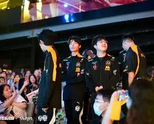 关于F1巡回赛掀起高潮，江畔白虎队强势横扫皖江天狼队，老将里程碑之夜——冲刺阶段不容有失的信息