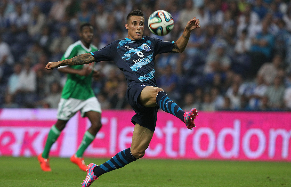 9游游戏 -阿贾克斯迎葡超关键赛；窗口期更衣室发声；引发热议；细节决定成败的简单介绍