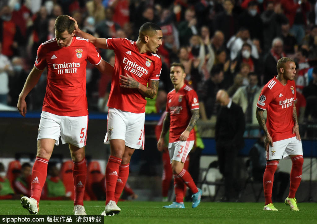 阿贾克斯迎葡超关键赛;窗口期更衣室发声;引发热议;细节决定成败的简单介绍 阿贾克斯迎葡超关键赛;窗口期更衣室发声;引发热议;细节决定成败的简单介绍