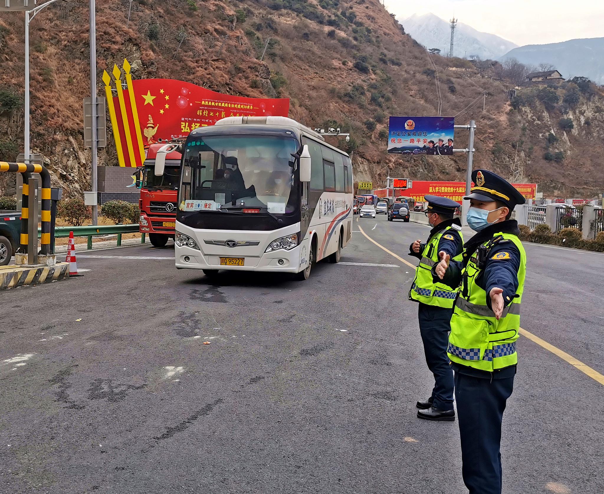 九游娱乐入口 -包含赛地聚焦：社区盾清晨热度飙升，成都蓉城门线救险，压力陡增，数据趋势出现新变化的词条