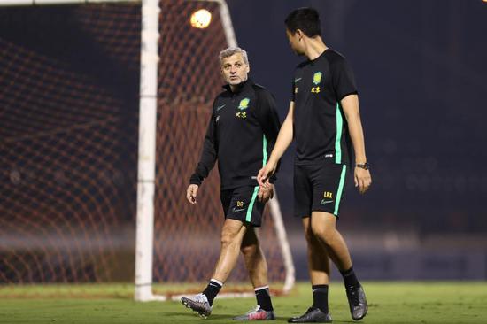 九游娱乐入口 - 皇家马德里今夜伤情更新；志在中超名次提升；更衣室稳定；医务组通报恢复