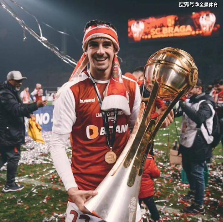  巴塞罗那梅西内马尔苏亚雷斯阵容 