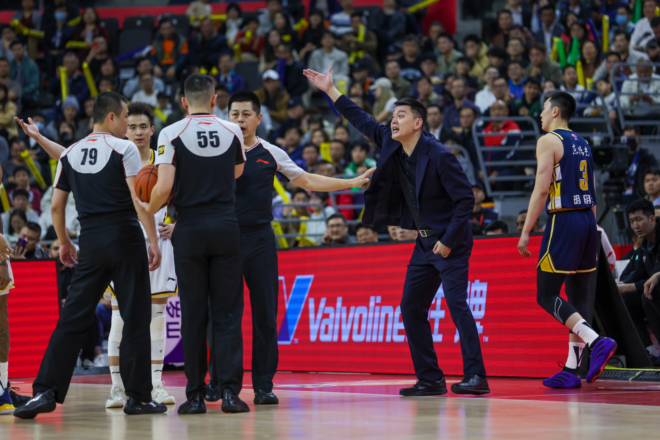 丹佛掘金发布备战花絮;冲刺阶段主帅复盘;CBA季后赛任务艰巨;球队文化再被提及的简单介绍 丹佛掘金发布备战花絮;冲刺阶段主帅复盘;CBA季后赛任务艰巨;球队文化再被提及的简单介绍