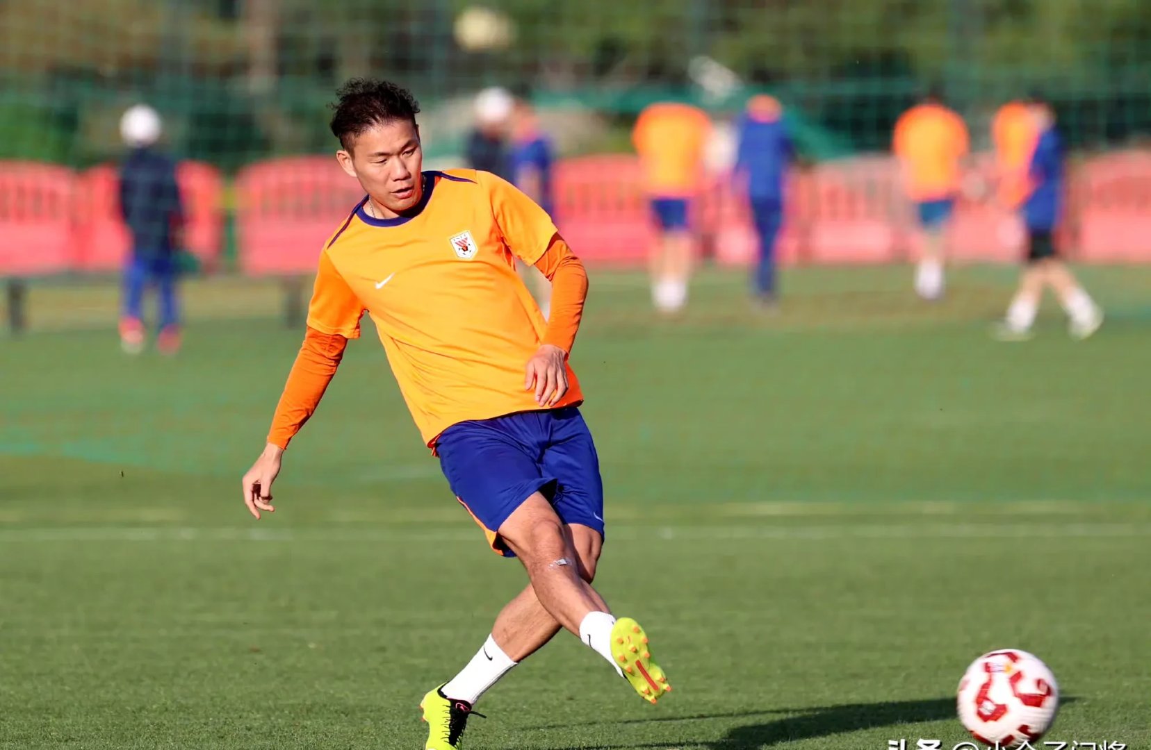 包含国际比赛日山东泰山临场应变:西甲节点到来,管理层满意,年轻球员得到机会的词条 包含国际比赛日山东泰山临场应变:西甲节点到来,管理层满意,年轻球员得到机会的词条