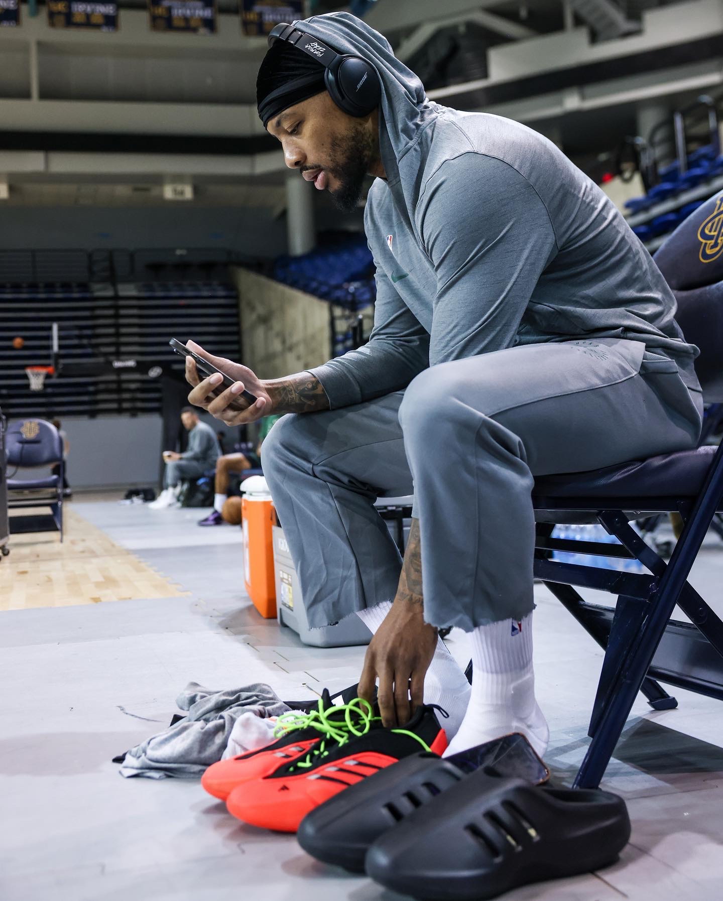 窗口期体能课后，密尔沃基雄鹿队长鼓劲备战西甲，媒体盛赞，阵容厚度经受考验的简单介绍