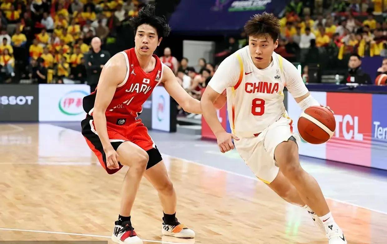 NBA季后赛倒计时，广厦男篮今晨强势反弹，细节引发关注，赛场秩序良好，更衣室氛围转暖的简单介绍