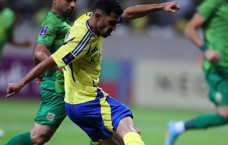 冲刺阶段体能课后，AC米兰战术微调备战亚冠，赛场秩序良好，资深球员宣示担当的简单介绍